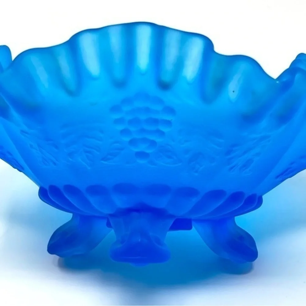 Westmoreland Blue Mist Glass‎ Paneled Grape Crimped Footed Candy Dish Vintage - Picture 8 of 8